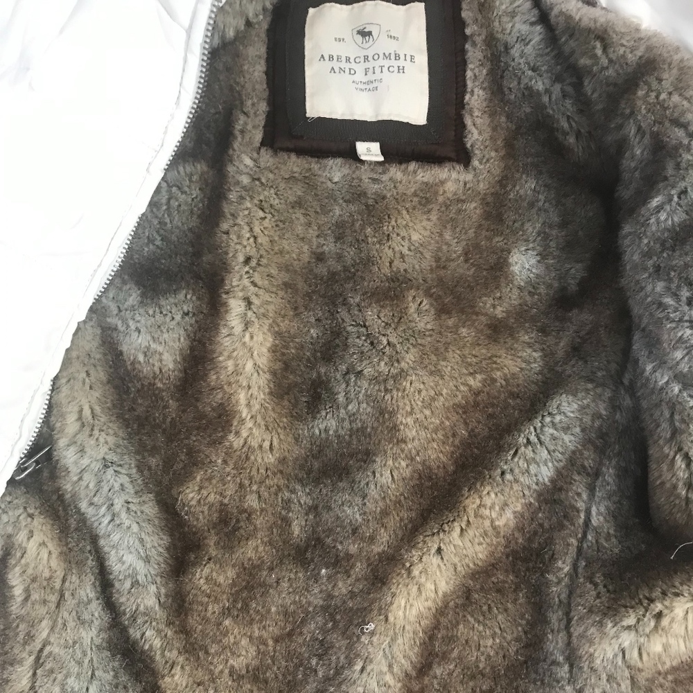 Abercrombie & Fitch | Fur Lined Puffer Jacket - Picture 6 of 6